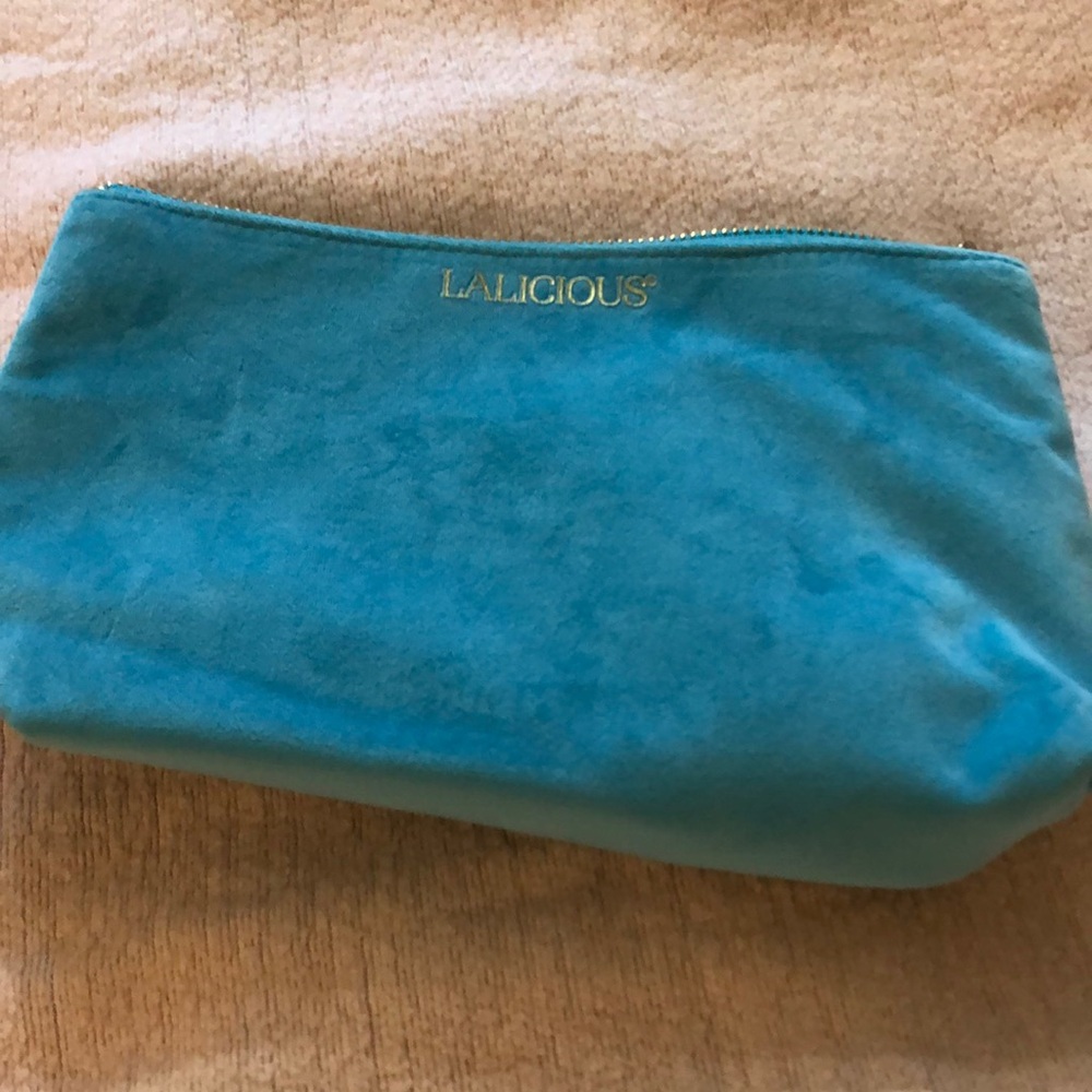 Final price🙏🏻Lalicious zipper makeup bag
